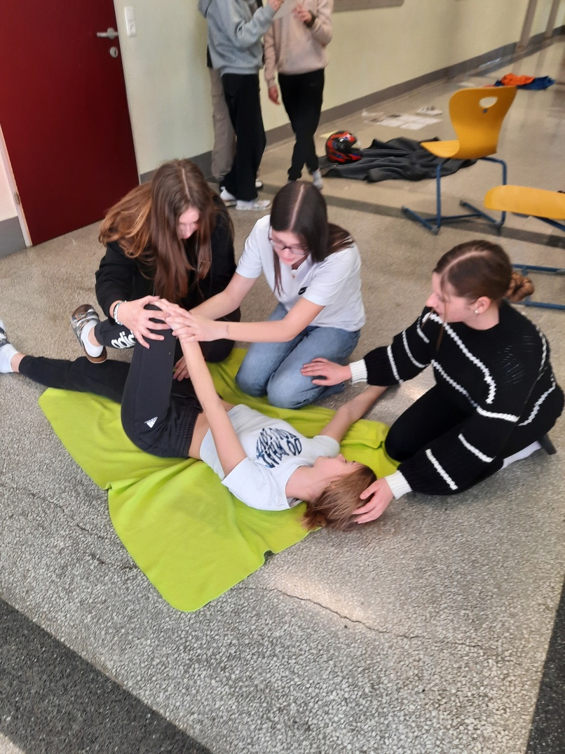 Erste-Hilfe-Kurs der 4. Klassen